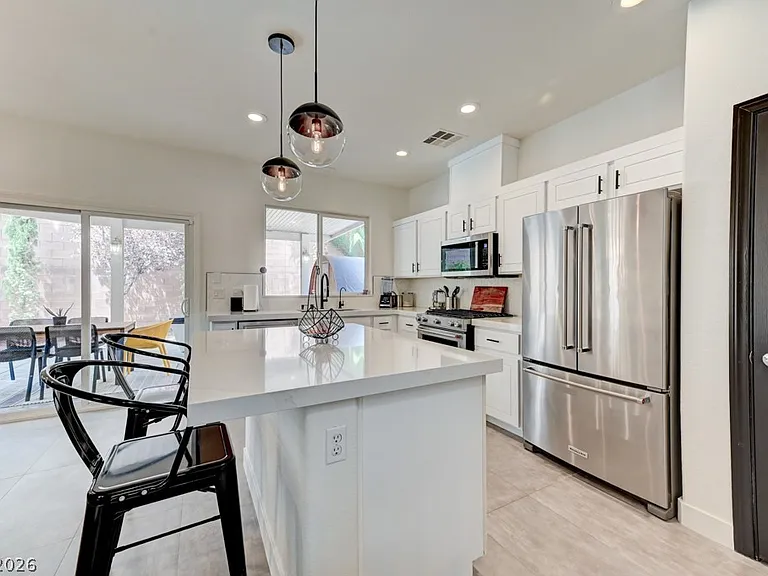 1041 Chestnut Chase St — Photo 5
