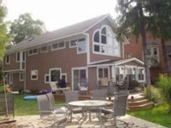 327 N North Shore Dr, Lake Orion, MI 48362