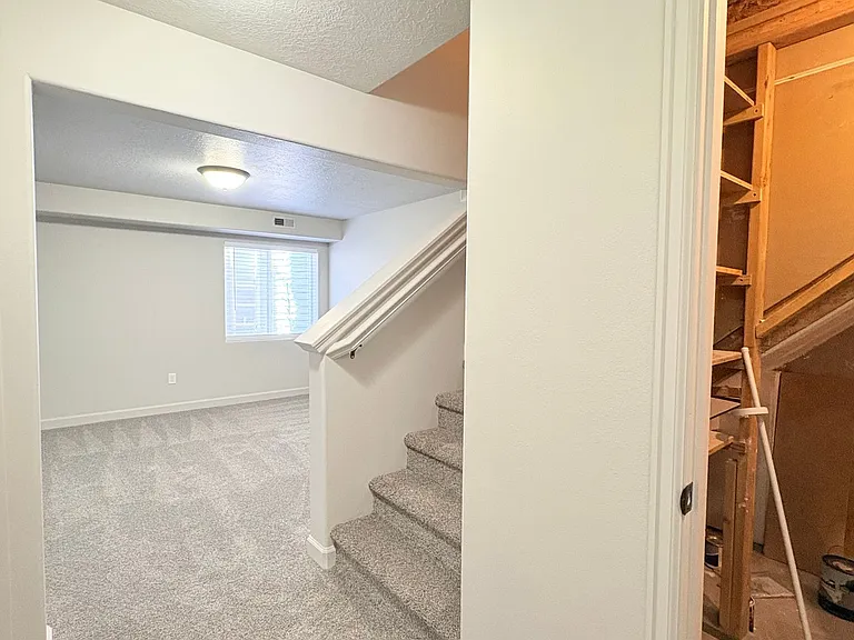 173 E Fiddlers Canyon Rd #1 — Photo 23