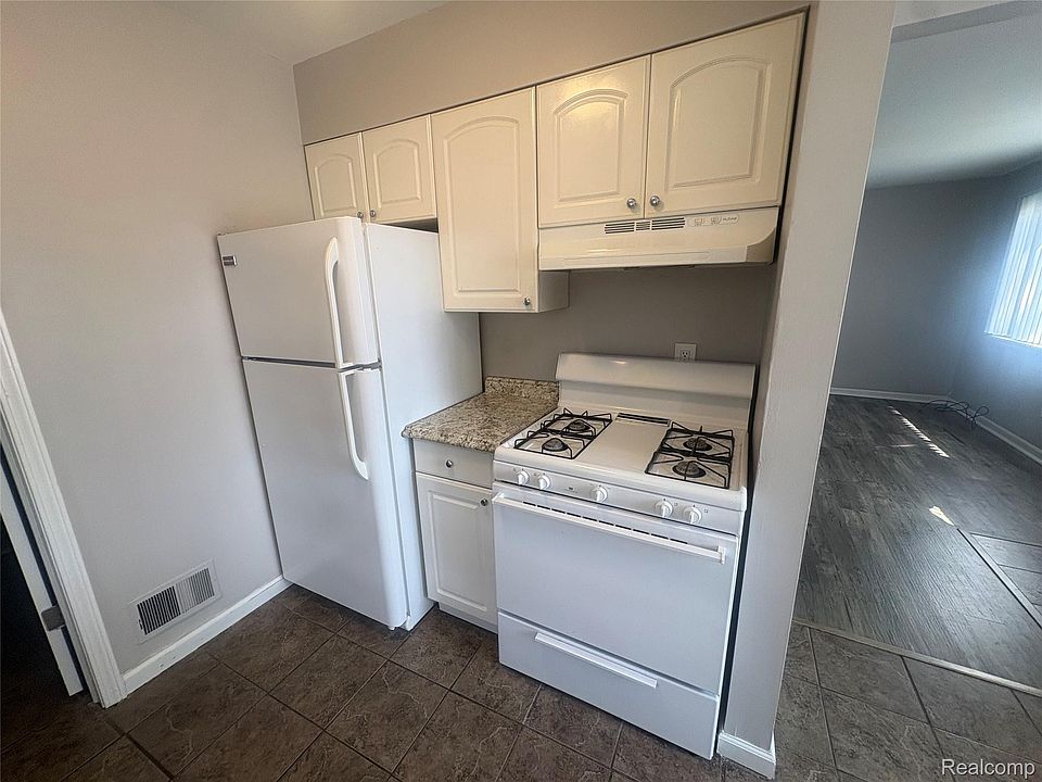 33 E Brockton Ave, photo 6