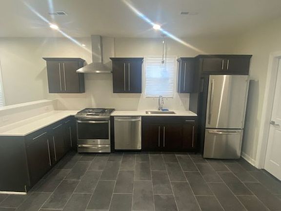 2nd image of 4064 Washington St #1