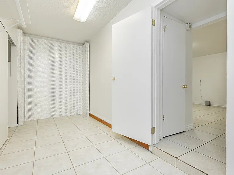 3969 Manford Cir — Photo 59