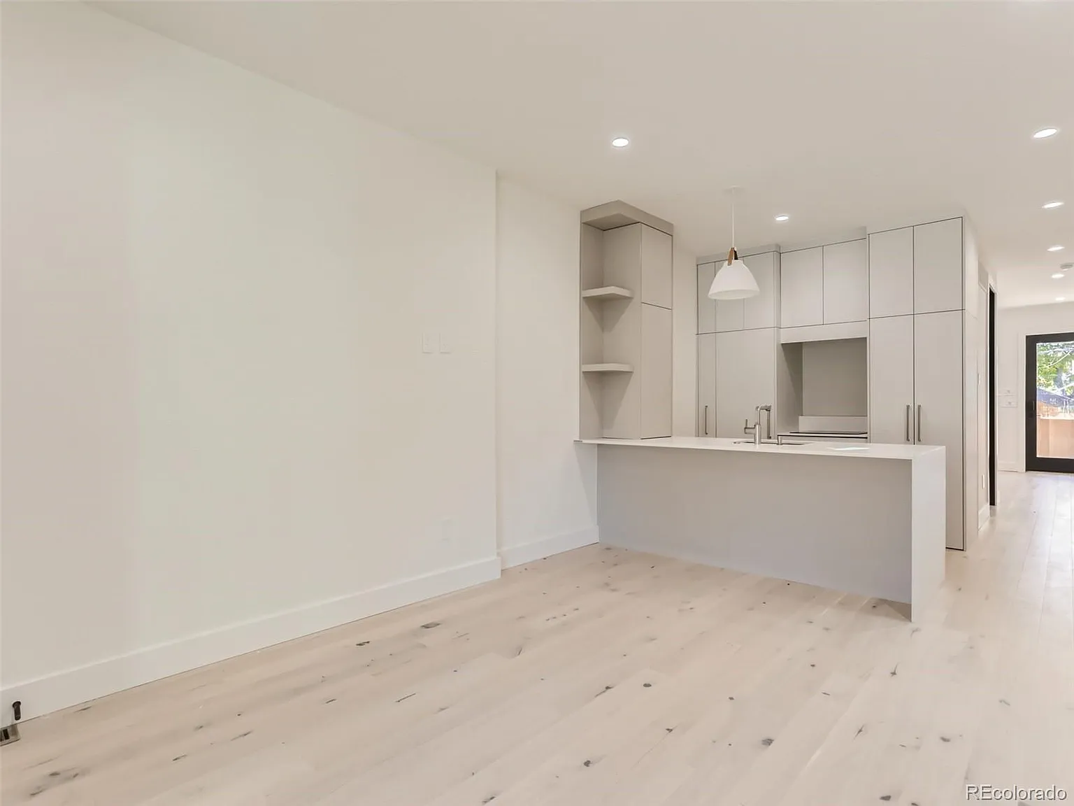 1 bed, 700 sqft, $2,650 — Photo 2