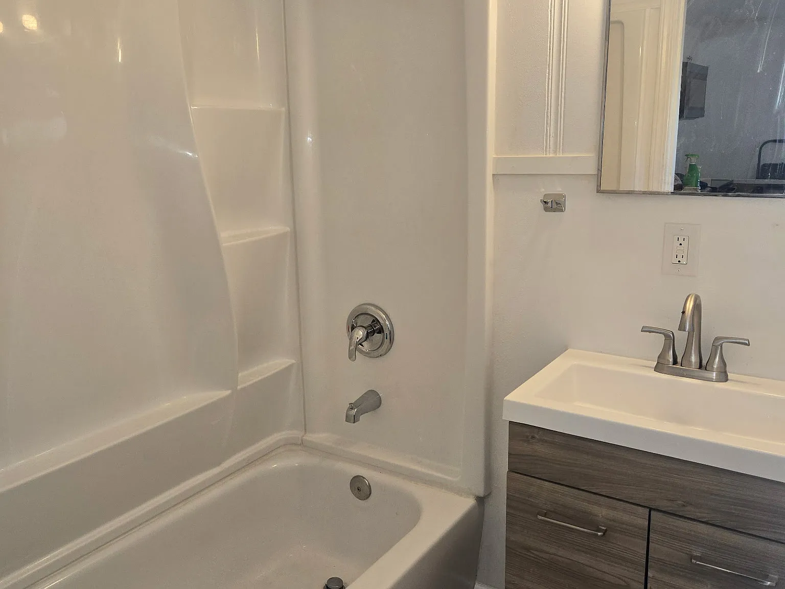 Studio, 350 sqft, $1,030 — Photo 4