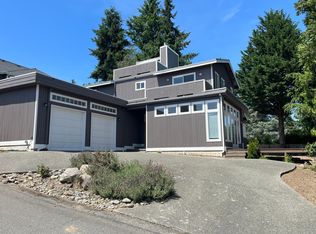 10100 NE 16th Pl, Bellevue, WA 98004
