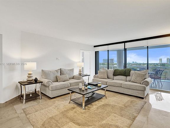 3rd image of 3598 Yacht Club Dr APT 702
