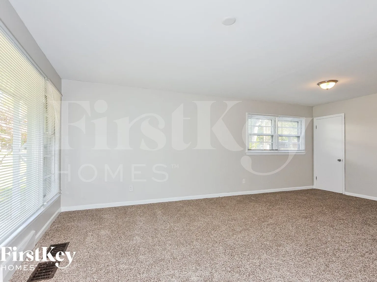 3 bed, 1.5 bath, 1092 sqft, $1,520 — Photo 3