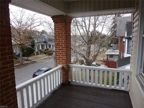 4th image of 4500 Newport Ave #2