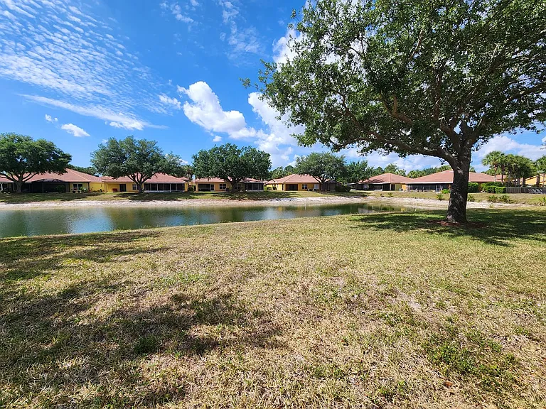 18261 Minorea Ln — Photo 4