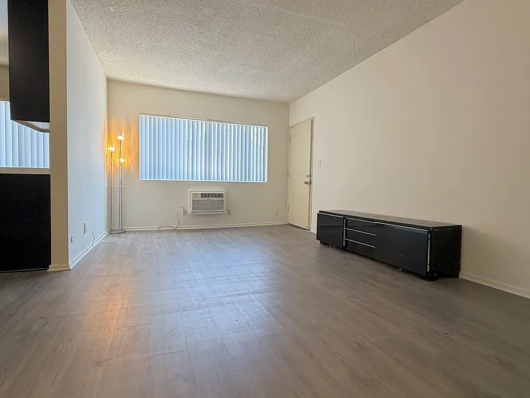 11275 Huston St #5 — Photo 3