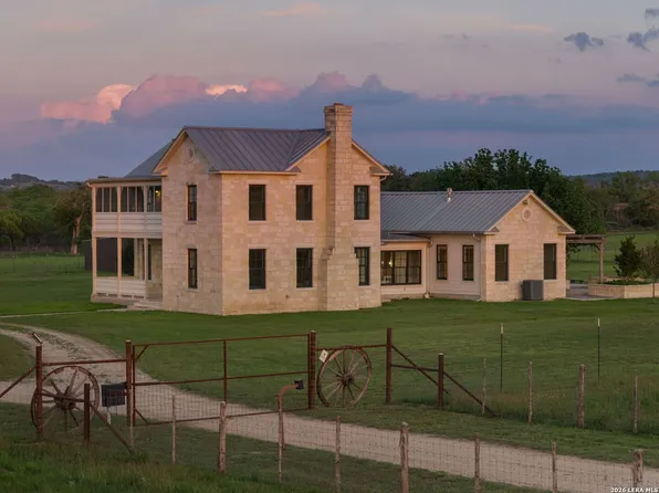 466 GERMAN LN, Fredericksburg, TX 78624