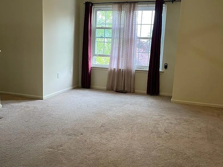 9 Carrie Ct — Photo 8