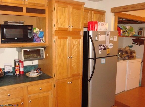 4th image of 40 Bluff Oak St