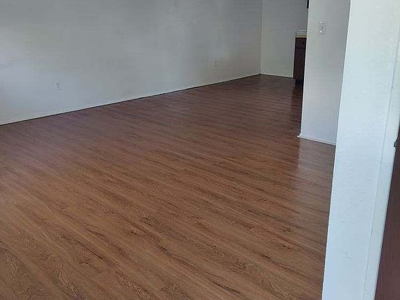 3rd image of 521 E 13th St APT A