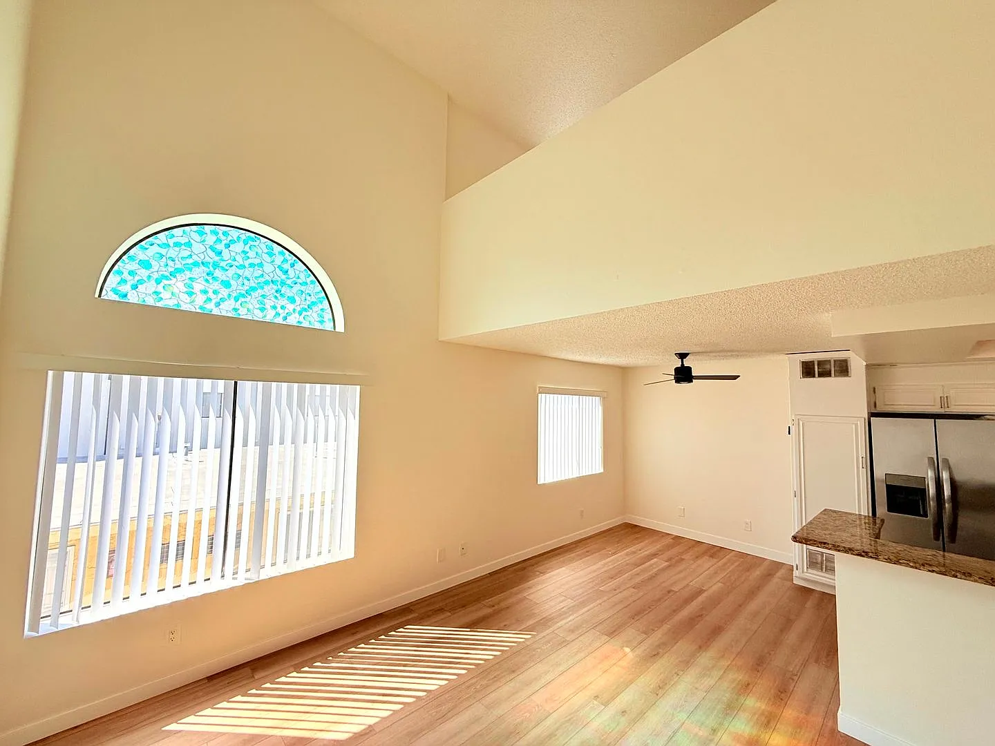 5233 Cartwright Avenue — Photo 2