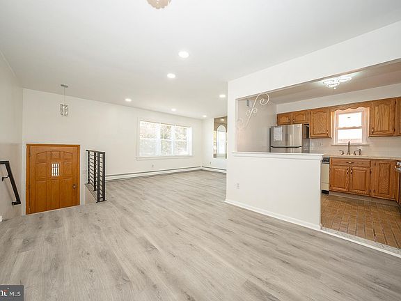 4th image of 7426 Sandpiper Pl