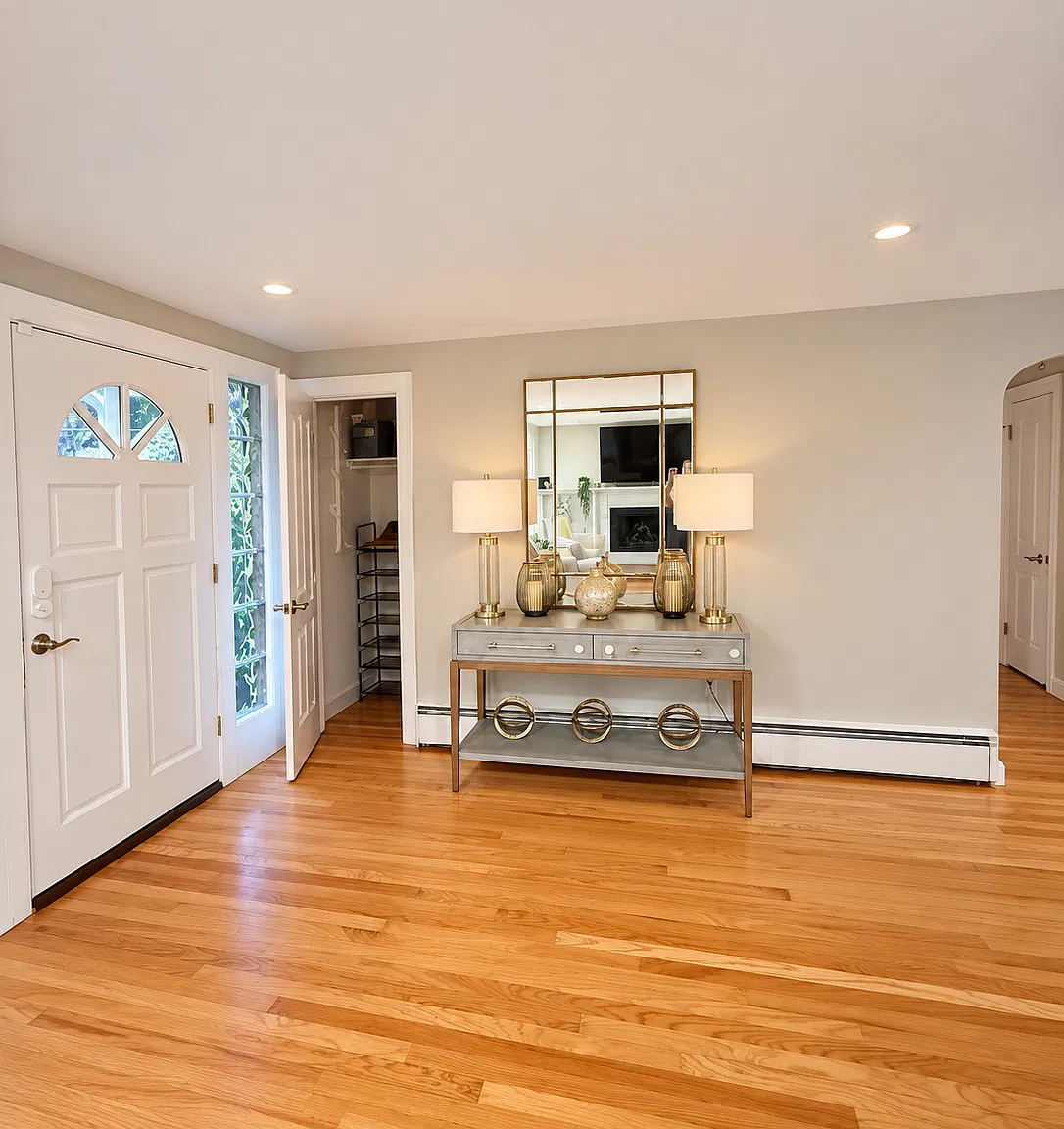 3 bed, 1188 sqft, $5,800 — Photo 2
