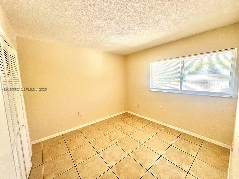 7626 NE 6th Ct #5 — Photo 10