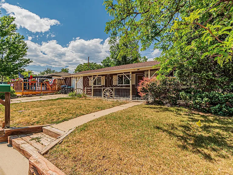 400 Lily Ln — Photo 38