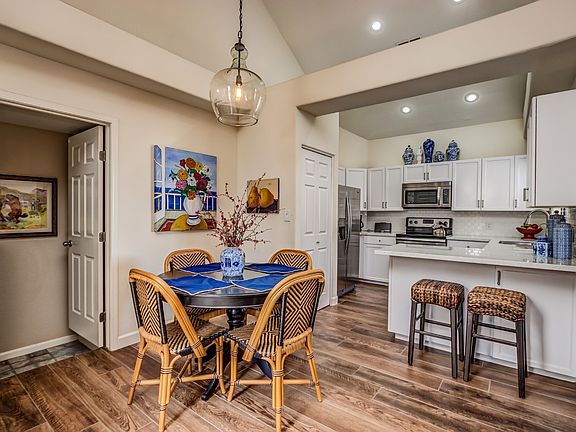 5th image of 1001 N Pasadena St #114