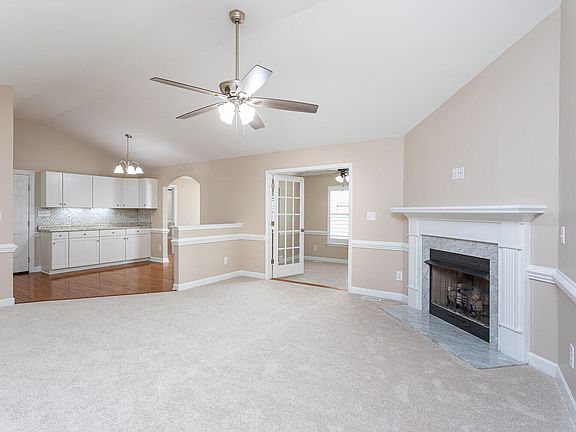 5th image of 34 Blue Pond Rd