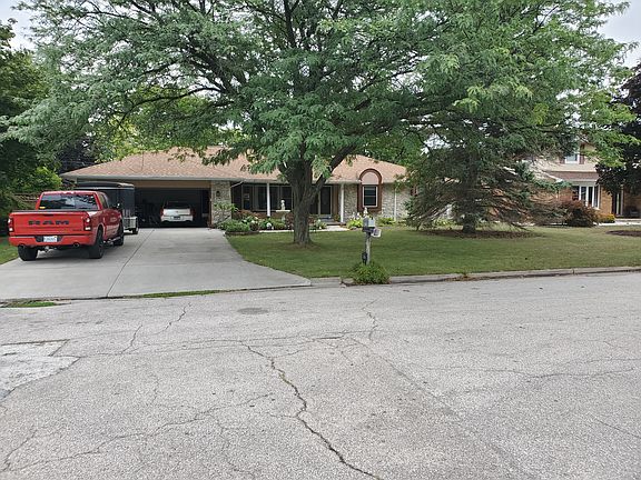 2nd image of 4037 Dover Ln