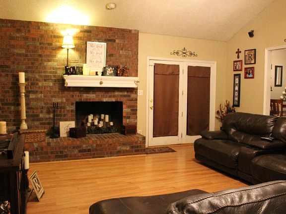Livingroom - view 1