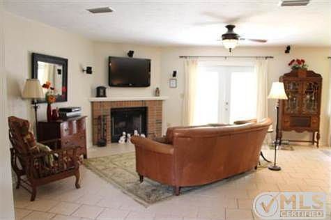 3rd image of 3720 Longchamp Cir