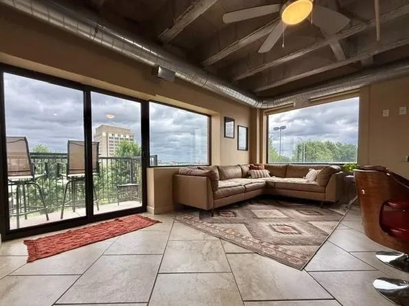 2940 Baltimore Ave APT 1201, Kansas City, MO 64108
