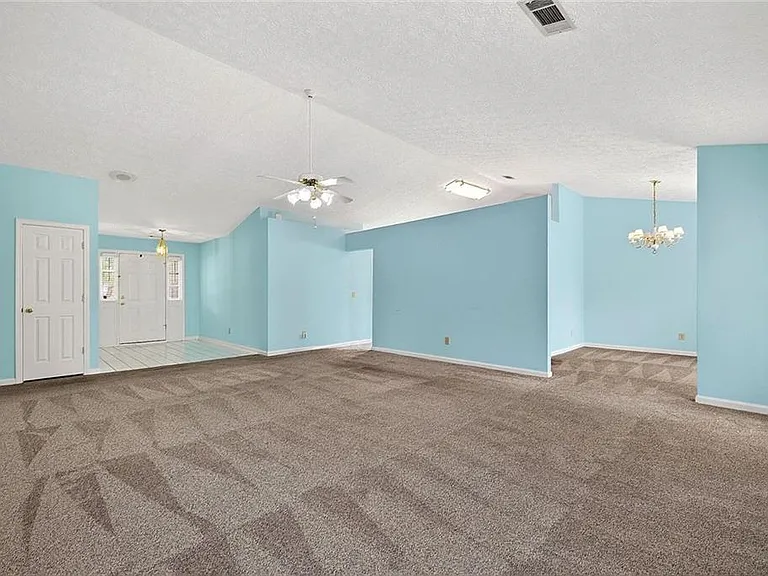 4502 Legend Hollow Ln — Photo 19