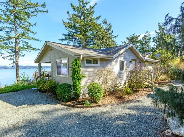 215 S Harrington Lagoon Road, Coupeville, WA 98239