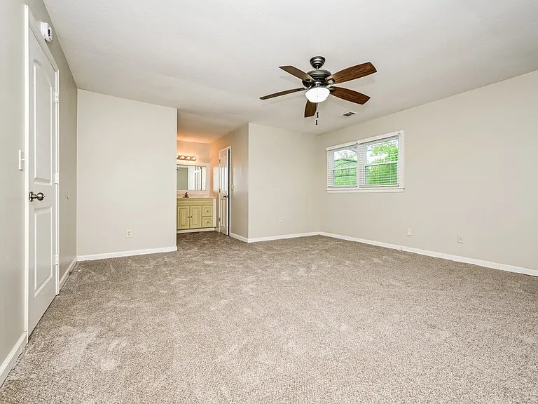 564 Clubhouse Dr SE — Photo 9