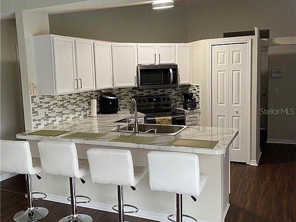 5th image of 5213 Jasmine Trace Ln