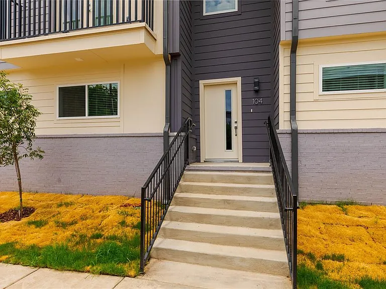2801 Weisenberger St #101 — Photo 15