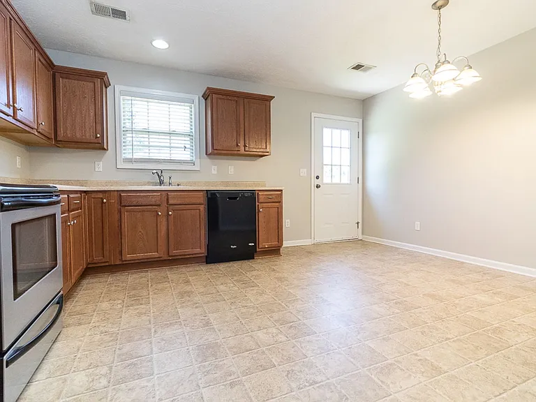 134 Twin Lakes Dr — Photo 9