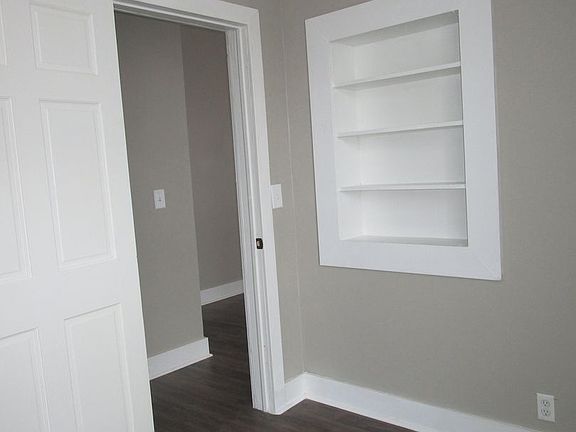 3rd image of 706 E Jackson St APT 1