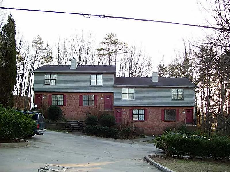 1st image of 2235 Highpoint Rd