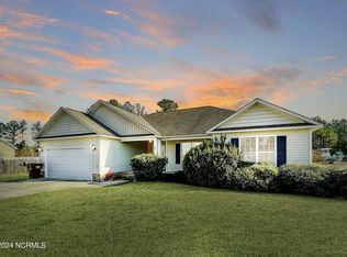 563 Cottonport Dr, Grimesland, NC 27837