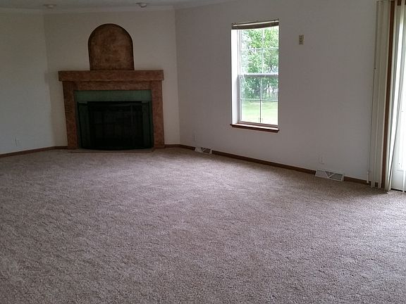 3rd image of 1636 Killdeer Ct
