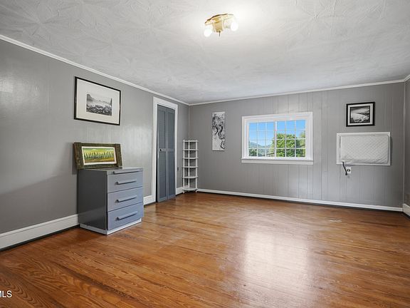 23rd image of 251 Charleston St