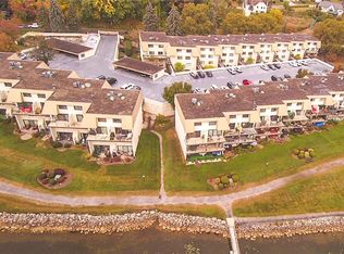 281 Bay Village Dr, Rochester, NY 14609