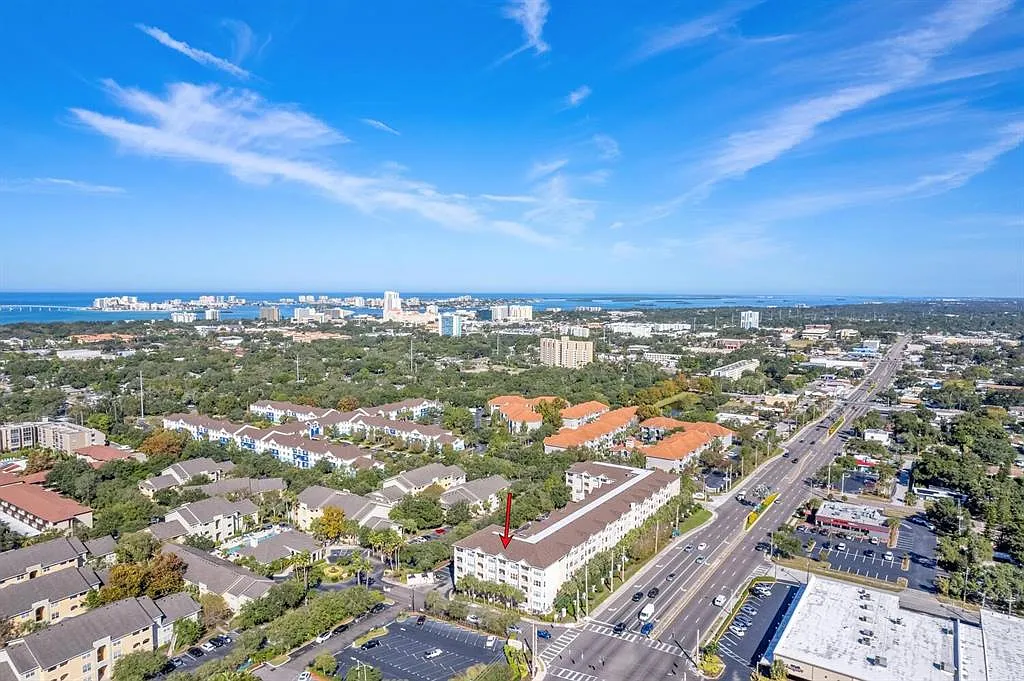 1 bed, 1.0 bath, 660 sqft, $1,600 — Photo 2