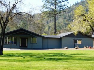634 W Jones Creek Rd, Grants Pass, OR 97526