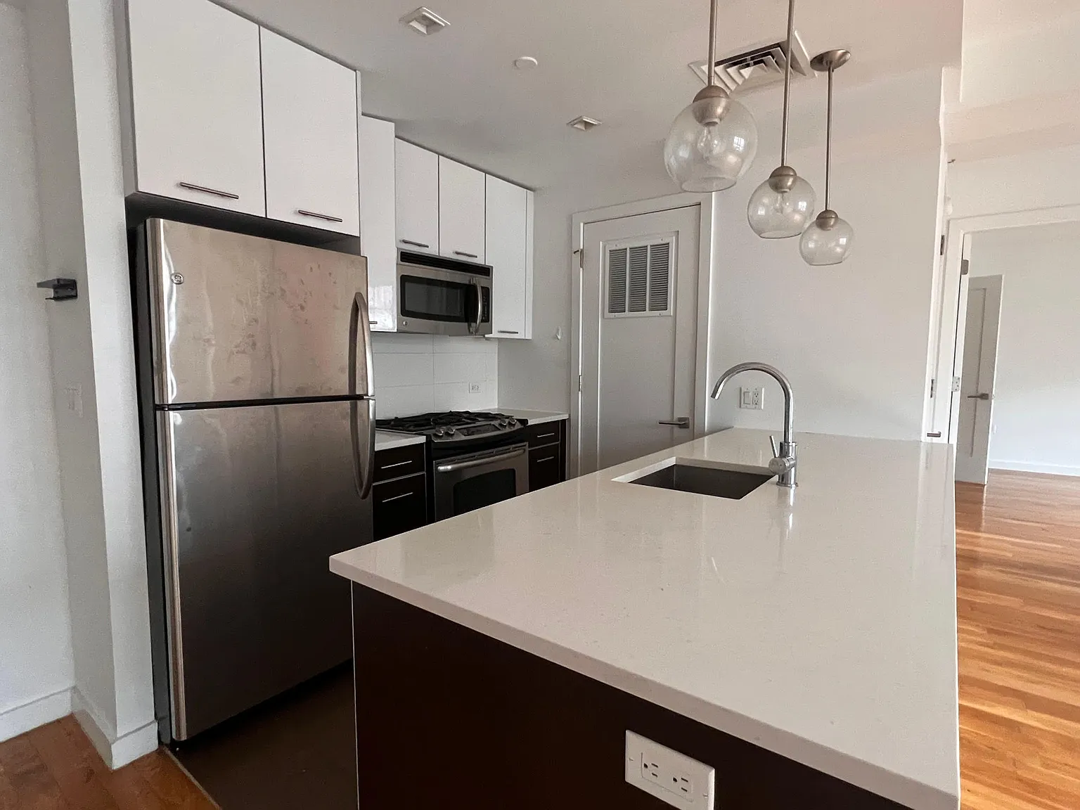 123 Parkside Avenue — Photo 2