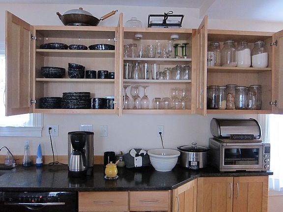 Abundant kitchen cabinets