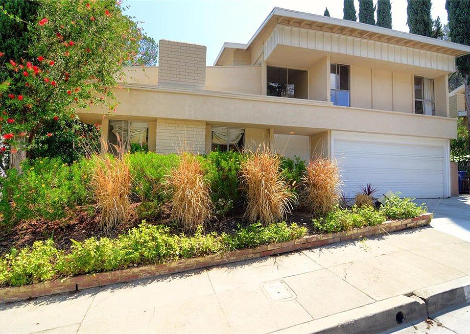 1st image of 17160 Escalon Dr