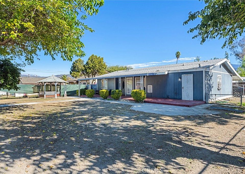 1st image of 25888 Fairview Ave