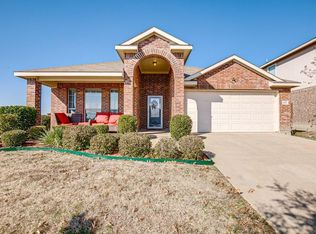 2001 Allyson Dr, Heartland, TX 75126