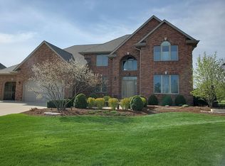 760 Fairway Ln, Sycamore, IL 60178