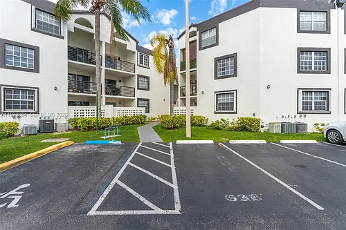 9735 Fontainebleau Blvd Photo 1
